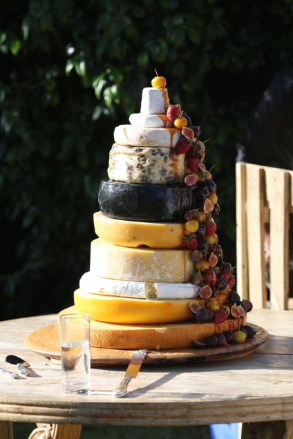 Torturi de nuntă neobișnuite din brânză și carne, umkra