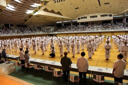 Okinawa soare, mare și karate, o comunitate suntem - călători la viziunea ta