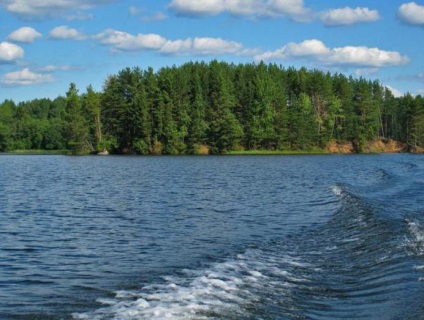 Lacul Velye din regiunea Novgorod