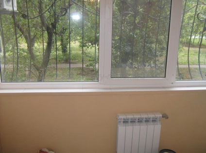A loggia átalakítása az irodába saját kezűleg (saját) A loggia átalakítása az irodába a saját kezével