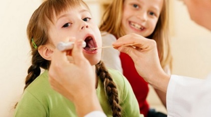 Правилното лечение на кашлица при деца, особено употребата на наркотици, бебето е здраво!