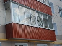 Sfaturi, decât de a tăia balconul în afară, comparând finisajul balconului cu siding, tabla profilate și foi profilate,