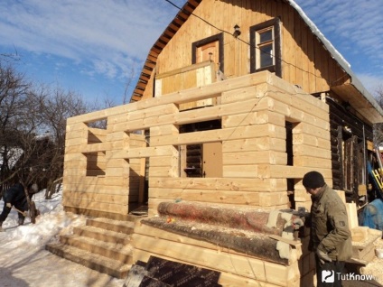 Construcția unei prelungiri la o casă de lemn din Nižni Novgorod și regiunea Nijni Novgorod
