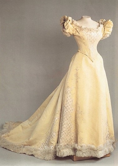 Rochie de mireasa pe baza rochiei Printesei Yusupova