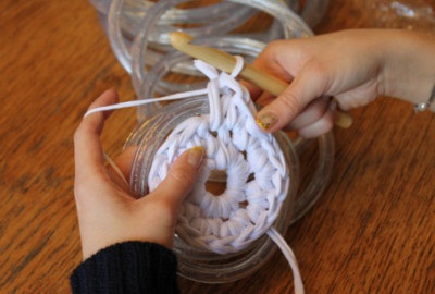 Trusa luminată tricotată de mâini proprii