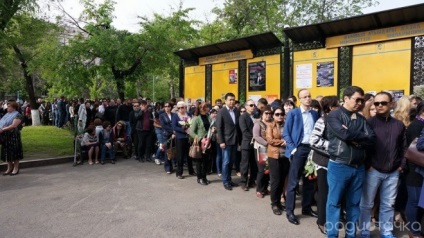 Mii de locuitori din Almaty au spus la revedere lui Batyrkhan Shukenov (foto (batyrkhan shukenov) Mii de locuitori din Almaty au spus la revedere lui Batyrkhan Shukenov (foto