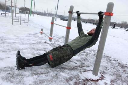 Training pe stradă în timpul iernii 14 exerciții pe bar, baruri și un număr de