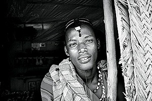 Hűséges Maasai poligámok, kiadványok, világszerte