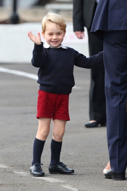 De aceea Prince George poartă întotdeauna pantaloni scurți