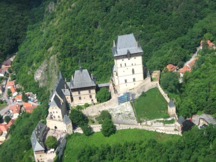 Castelul Karlstejn din Republica Cehă