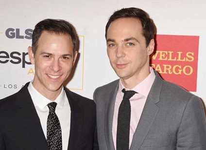 Star - Big Bang Theory - Jim Parsons și designerul Todd Spivak s-au căsătorit, salut! Rusia