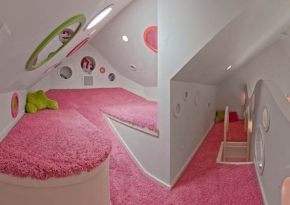 10 Interioare fabuloase ale playroom-urilor și dormitoarelor pentru copii