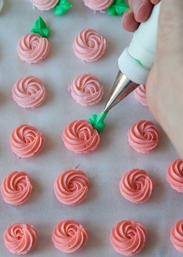 7 Moduri creative de a folosi o duză sub formă de stea pentru prăjituri