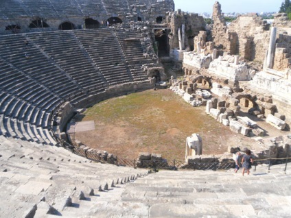 Teatru de teatru antic, descriere curcan, fotografie, unde este pe hartă, cum se obține