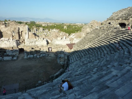 Teatru de teatru antic, descriere curcan, fotografie, unde este pe hartă, cum se obține