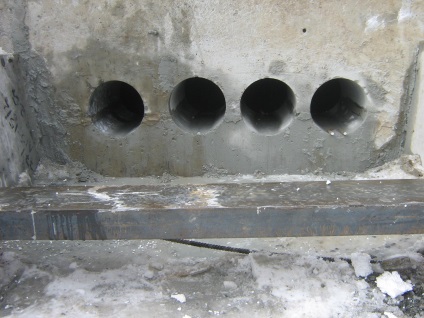 Fúrási lyukak a beton árakban a gyémántfúráshoz