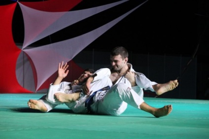 Négy fontos ok arra, hogy a brazil Jiu Jitsu, a tlt szoba