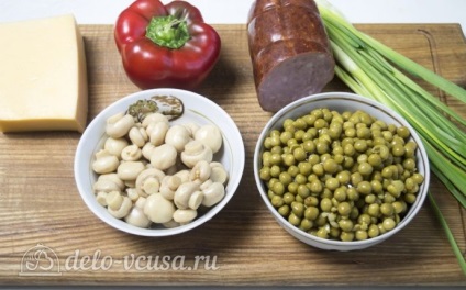 Dán saláta recept fotóval - lépésről lépésre, főtt saláta gombával és borsóval