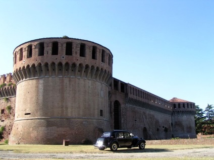 Turul Imola - un patrimoniu cultural pe care îl puteți vizita - monumente, muzee, temple, palate și teatre