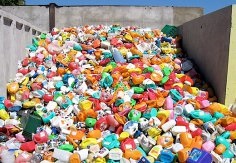 Epoca de plastic, sau cât de periculoase de uz casnic