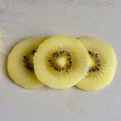 Fructe de kiwi galben saptamanal