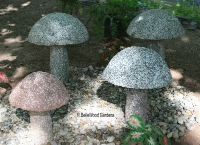Ciuperci din beton pentru grădină