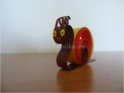 Jucărie de hârtie pentru copii cu melci de mână