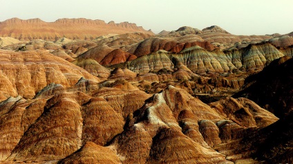 Stânci roșii de changye danxia