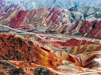 Stânci roșii de changye danxia