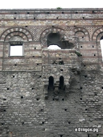 Az erőd és a város fala (yedikule kastély és városi falak) leírása és fényképei