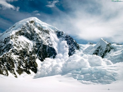 Avalanșe, ninsori și pericole asociate cu acestea, om de pământ