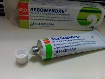 Levomekol împotriva acneei pe față, deoarece ajută, aplicarea