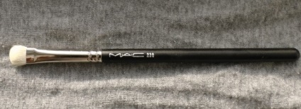 Mac rouge, umbre și recenzii perie