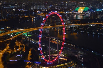 Marina bay nisip noaptea Singapore, vezi lumea