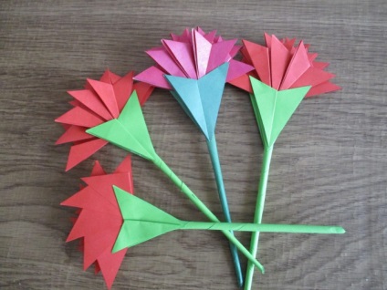 Mesterkurzus a szegfű előállításához Origami módszerrel