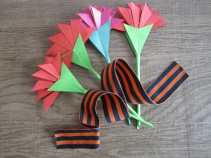 Mesterkurzus a szegfű előállításához Origami módszerrel