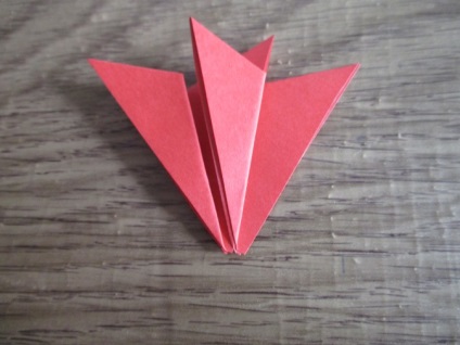 Mesterkurzus a szegfű előállításához Origami módszerrel