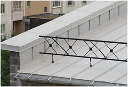 Înălțimea minimă a parapetului de pe acoperișul plat pe construcția de săpat a parapetului de pe acoperiș