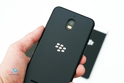 Prezentare generală a telefonului smartphone blackberry aurora (bbc100-1)