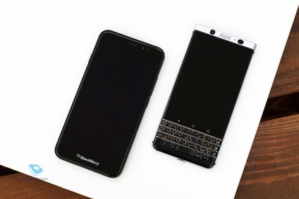 Prezentare generală a telefonului smartphone blackberry aurora (bbc100-1)