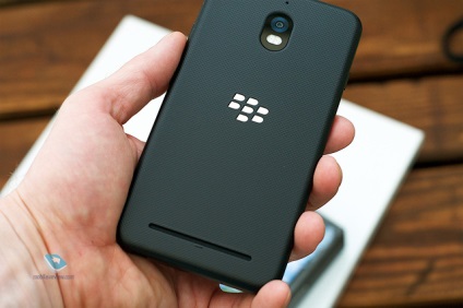 Prezentare generală a telefonului smartphone blackberry aurora (bbc100-1)