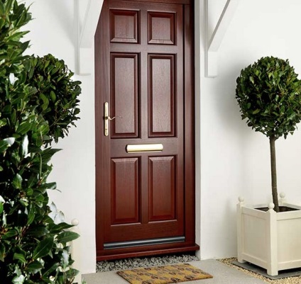 Finisarea ușilor apartamentului - acesta este un aspect important care necesită atenție din partea proprietarului