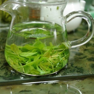 A különbség a fekete tea és a zöld tea között