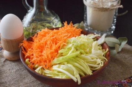 Káposzta- és sárgarépa-receptek körte-alapú képekből készült zöldségcsíkok