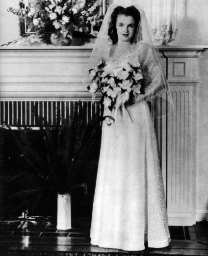 Prima nunta si prima rochie de mireasa marilyn monroe