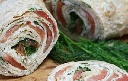 Lavash roll lazacal és olvasztott sajttal - recept fotóval