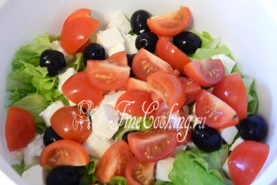 Salată greacă cu brynza - rețetă cu fotografie