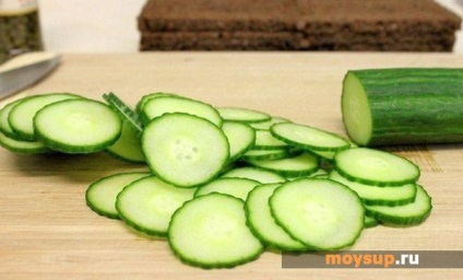 Salata de castraveți și verde pentru iarnă - depozităm vitaminele