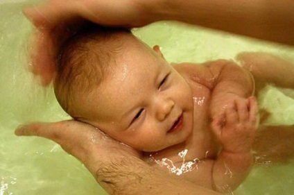 Ság az újszülöttek fürdéséhez, újszülött