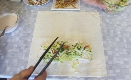 Shaurma csirkével, klasszikus egyszerű recept (egyszerű) Shaurma csirkével, klasszikus egyszerű recepttel